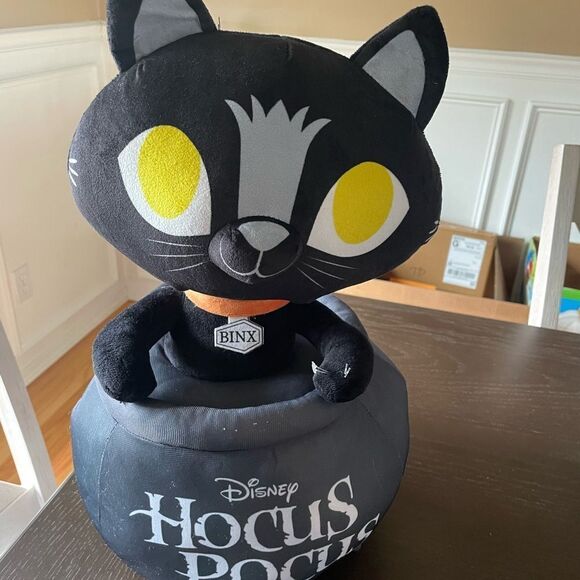 Disney Huge Hocus Pocus Brix Cat in a Cauldron Plush Hocus Pocus Decor - Picture 6 of 13